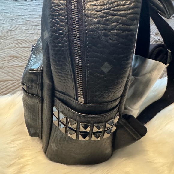 🔥SEND OFFER🔥MCM Black Textured Backpack with Logo - Picture 10 of 11